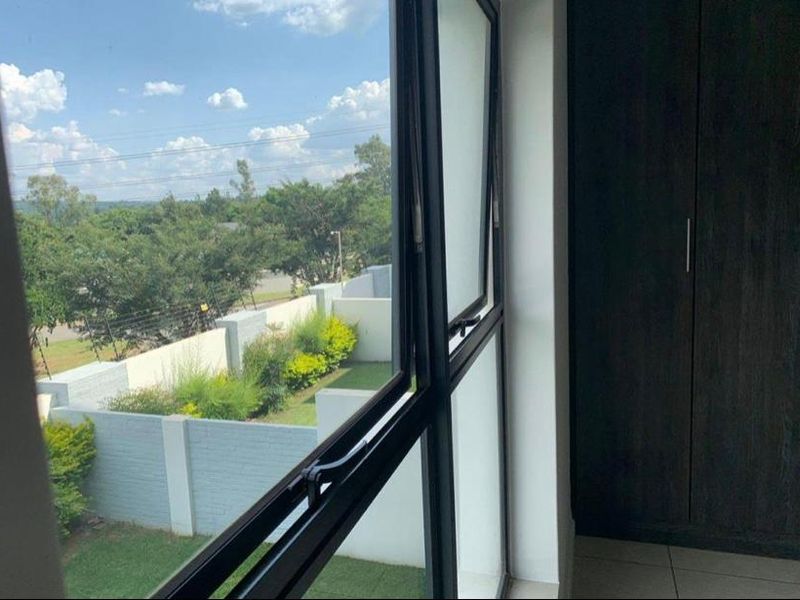 Three Bedroom in Secure Lifestyle Estate - Photo 5