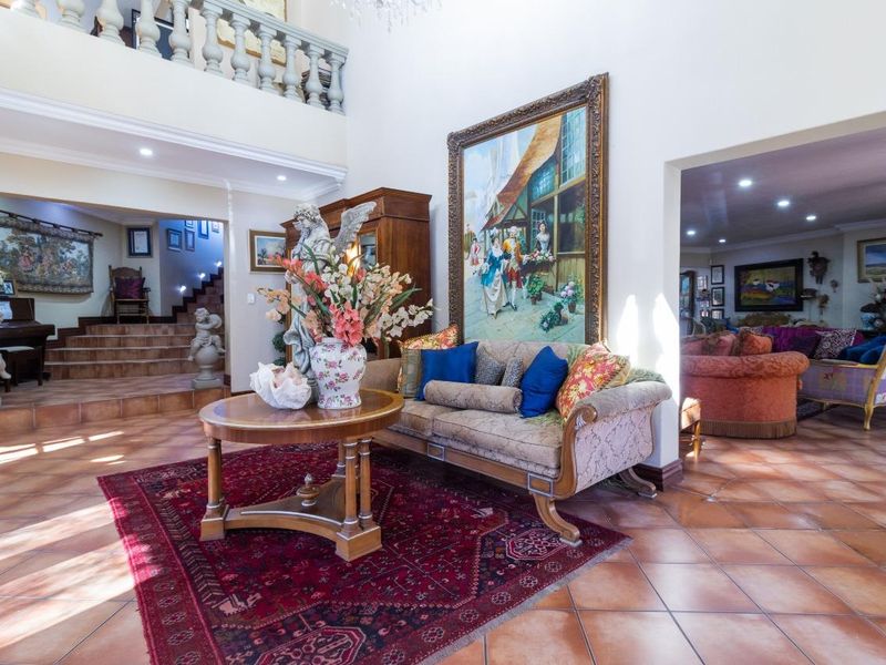 Alberante Security Estate Mansion! - Photo 4