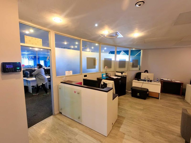 Spacious Corporate Office in The Colosseum | Gateway to Century City - Photo 6