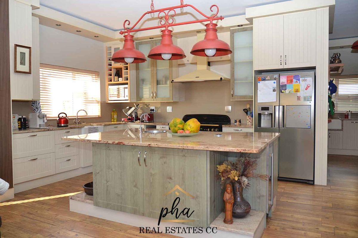 Stunning four bedroom house for sale in Waterfront - Photo 4