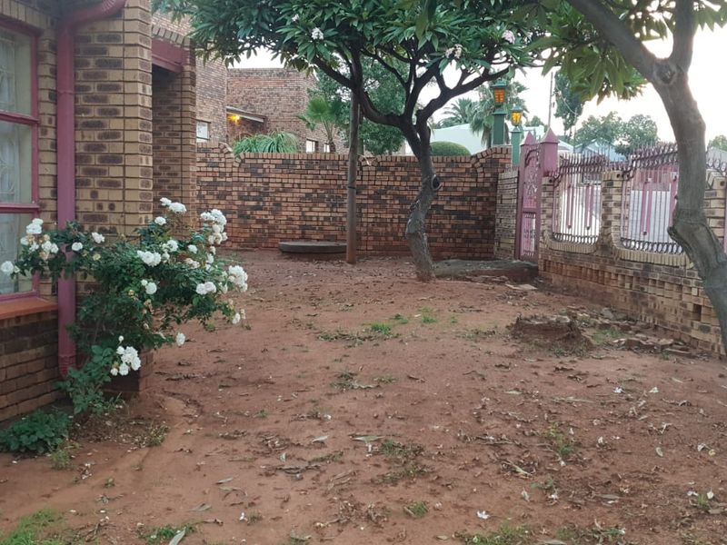 3 Bedroom House for Sale in Soshanguve DD - Photo 9