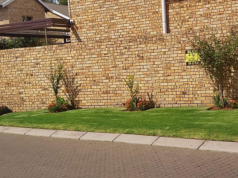 A Bedroom Apartment in Brentwood Manor For Sale - Photo 4