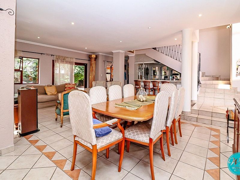 Secure and Well Maintained Cluster Home in Road Closure! - Photo 7