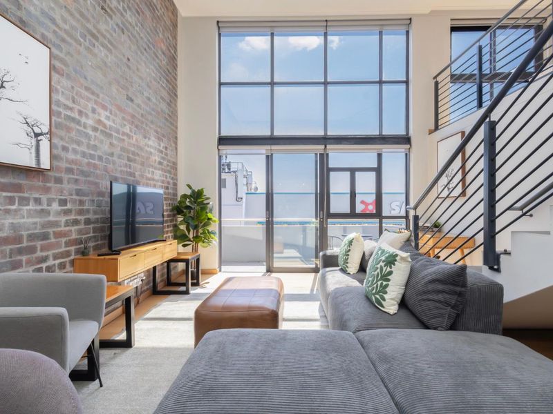 Fully Furnished 2 Bedroom Apartment For Sale in Woodstock - Photo 3