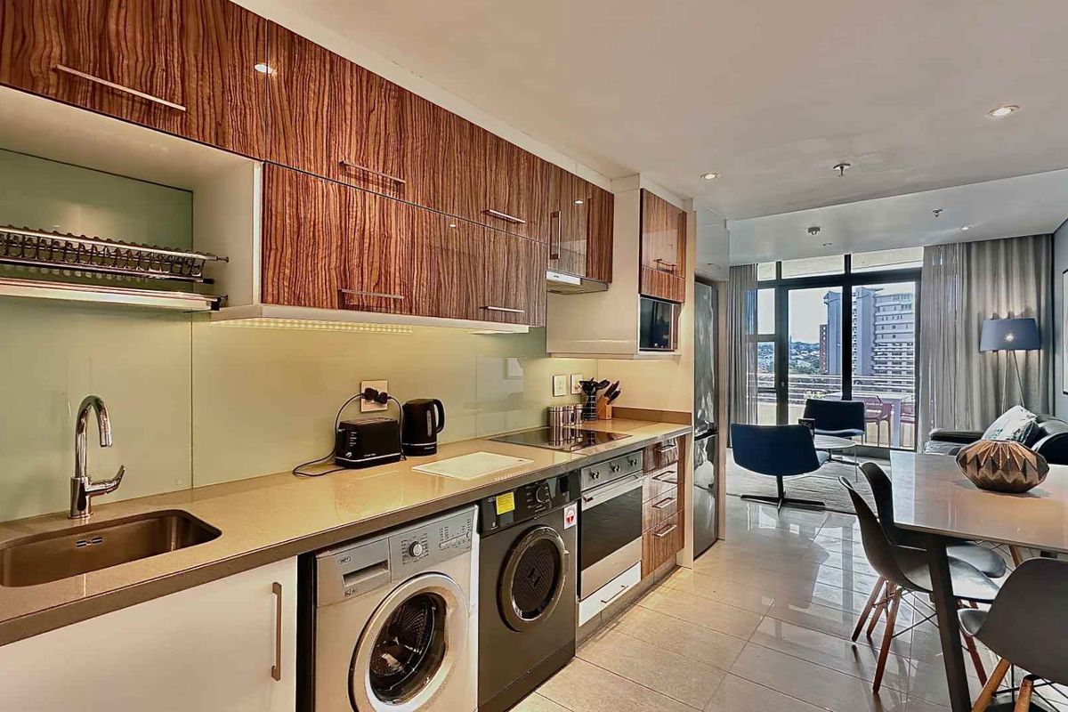 2 BEDROOM | 2 BATHROOM APARTMENT - Photo 4