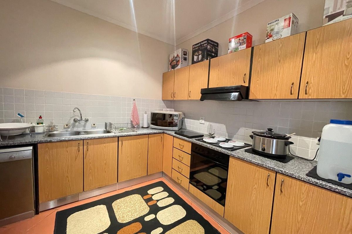 3 Bedroom ALL ONE ONE LEVEL townhouse for sale - Photo 2