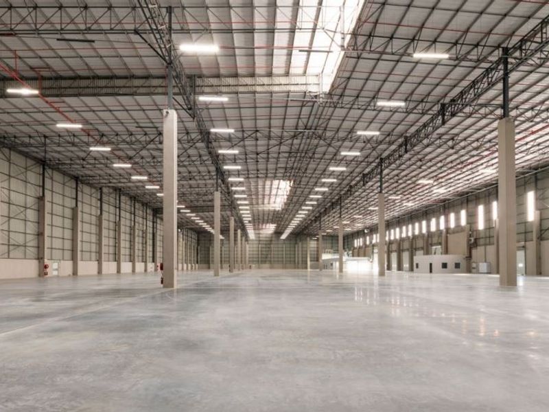 12220m2 Chloorkop warehouse to let - Photo 4