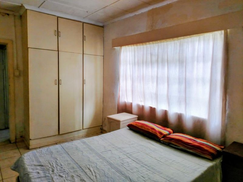 LOTS OF POTENTIAL - Photo 10