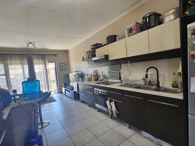 Charming North-Facing 2-Bedroom Unit in Modern Complex - Photo 6