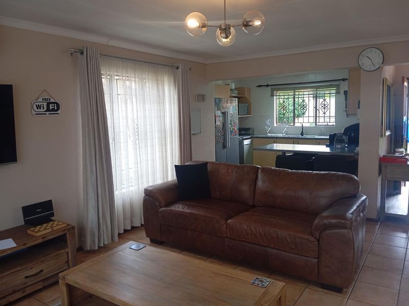 Two bedroom Townhouse in Kibler Park - Photo 5