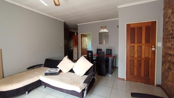 Property #2557964, Townhouse For Sale in Centurion Central