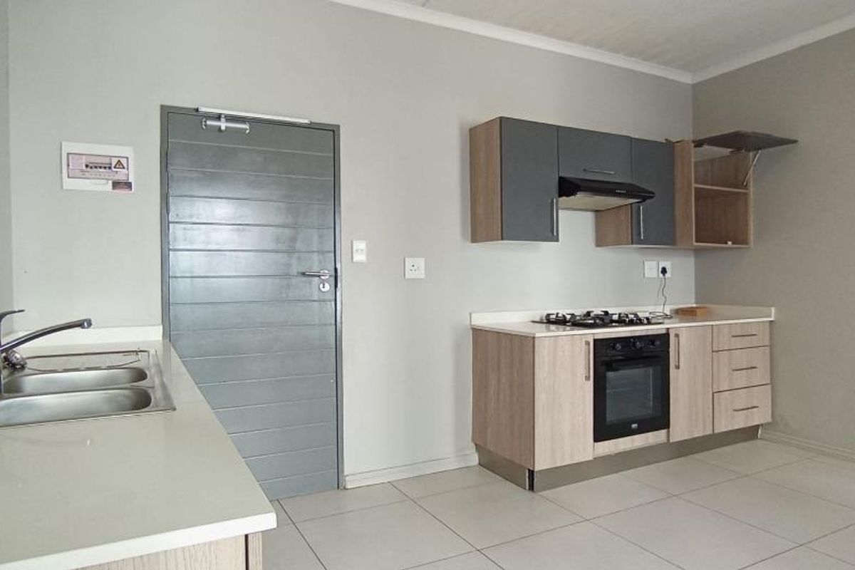 1 Bedroom apartment In Midridge Park - Photo 2