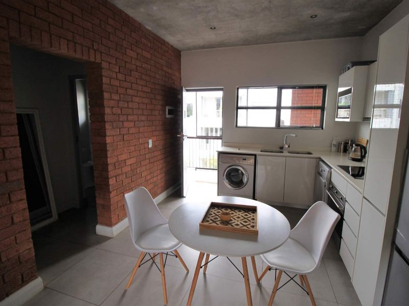 Stunning Fully Furnished One Bedroom Apartment in Melrose - Photo 9