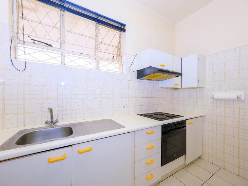 Time to sell! Serious seller relocating! - Photo 8