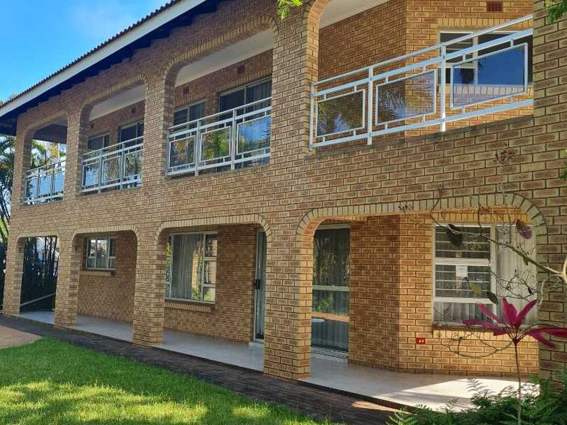 Gorgeous Spacious Family home - Photo 6