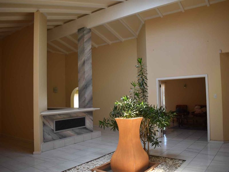 Exclusive home in upmarket area! Serrious seller!!! - Photo 5