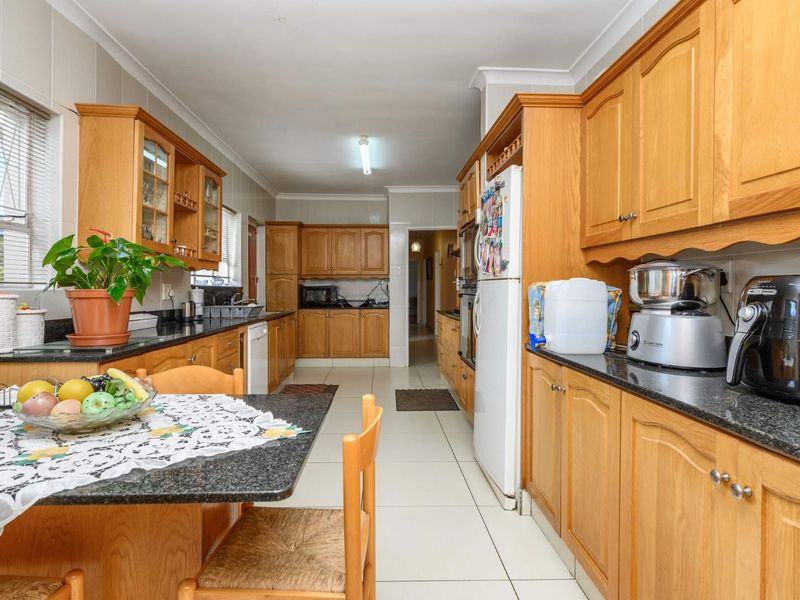 New Release in Linton Grange - Immaculate Family Home! Ready To Move In! - Photo 4