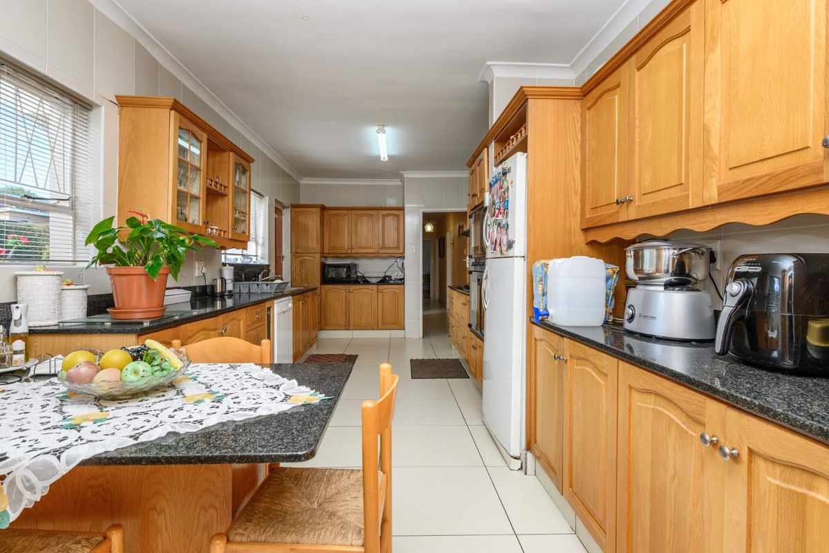 New Release in Linton Grange - Immaculate Family Home! Ready To Move In! - Photo 4