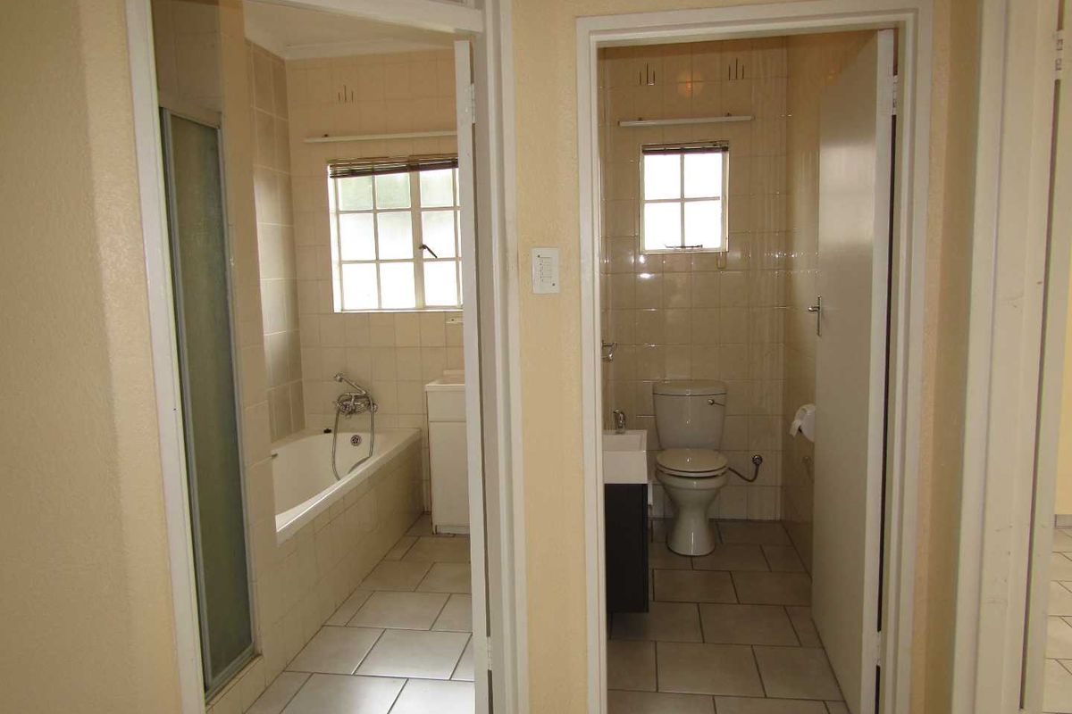 Charming two bedroom life rights home for the elderly. - Photo 5