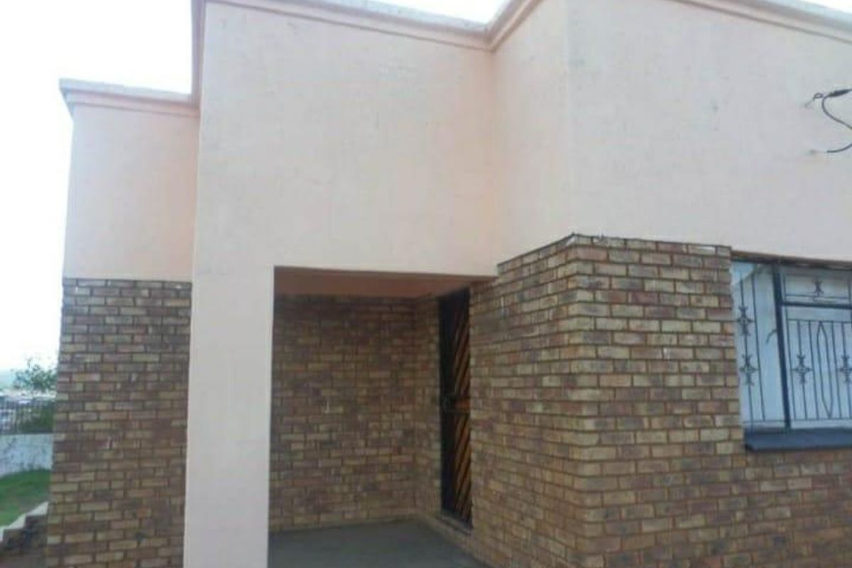 2 bedrooms family home in Atteridgeville ext7 - Photo 3