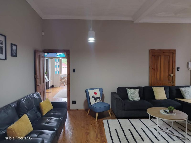 Corner Home in the Heart of Melville! - Photo 4