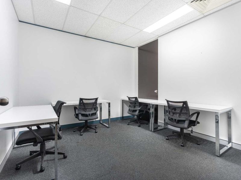 Fully serviced office space for you and your team in Regus Surrey Avenue - Photo 1