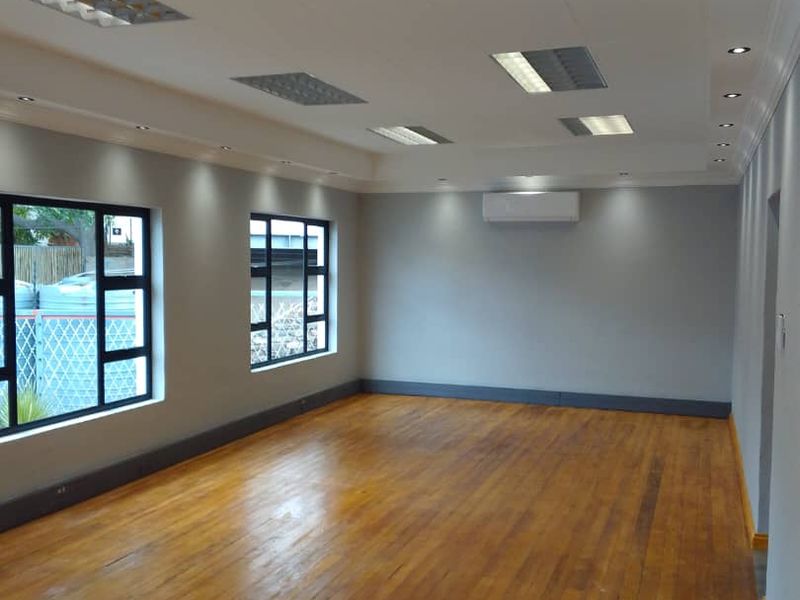 Prime Commercial Property for Rent - Photo 3