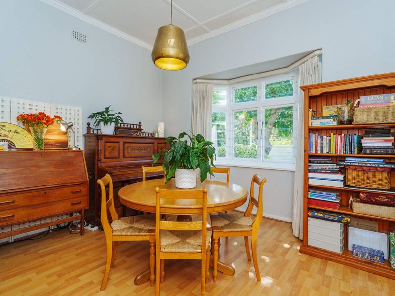 3-Bedroom Home with Studio Flat & Mountain Views – Prime Newlands Location! - Photo 8