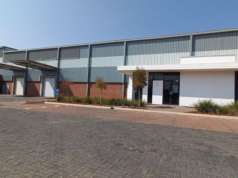 1 235m2 Irene Centurion Warehouse To Let - Photo 2