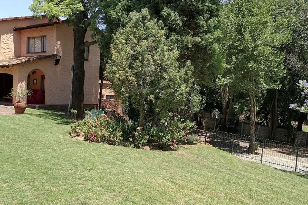 Expansive 8 bedroom and 8 bathroom in Ferndale - Photo 3