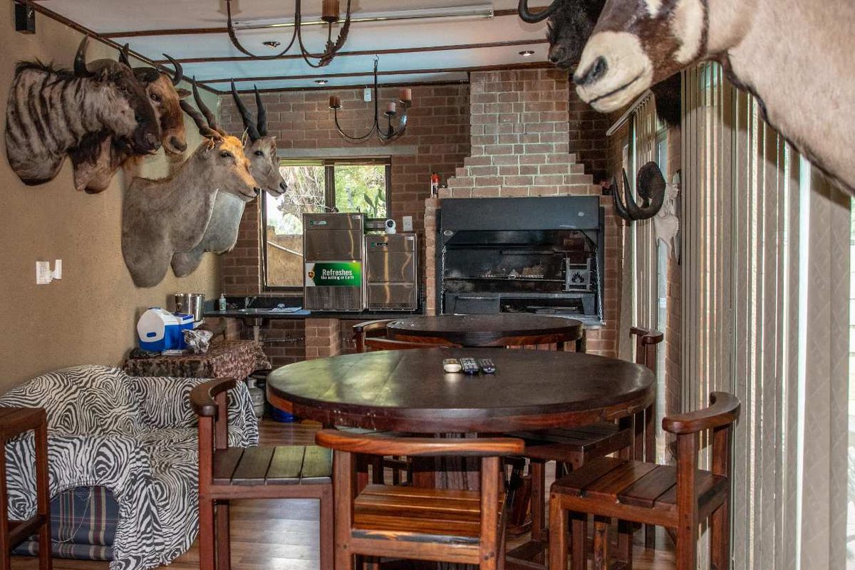 A True Deneysville Gem – Exceptional Value. Stunning 4-bedroom family home offers luxury, security, and convenience in the heart of Deneysville. - Photo 4