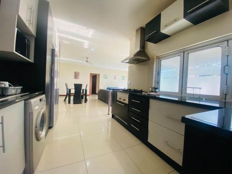 4 Bedroom House For Sale - Photo 2