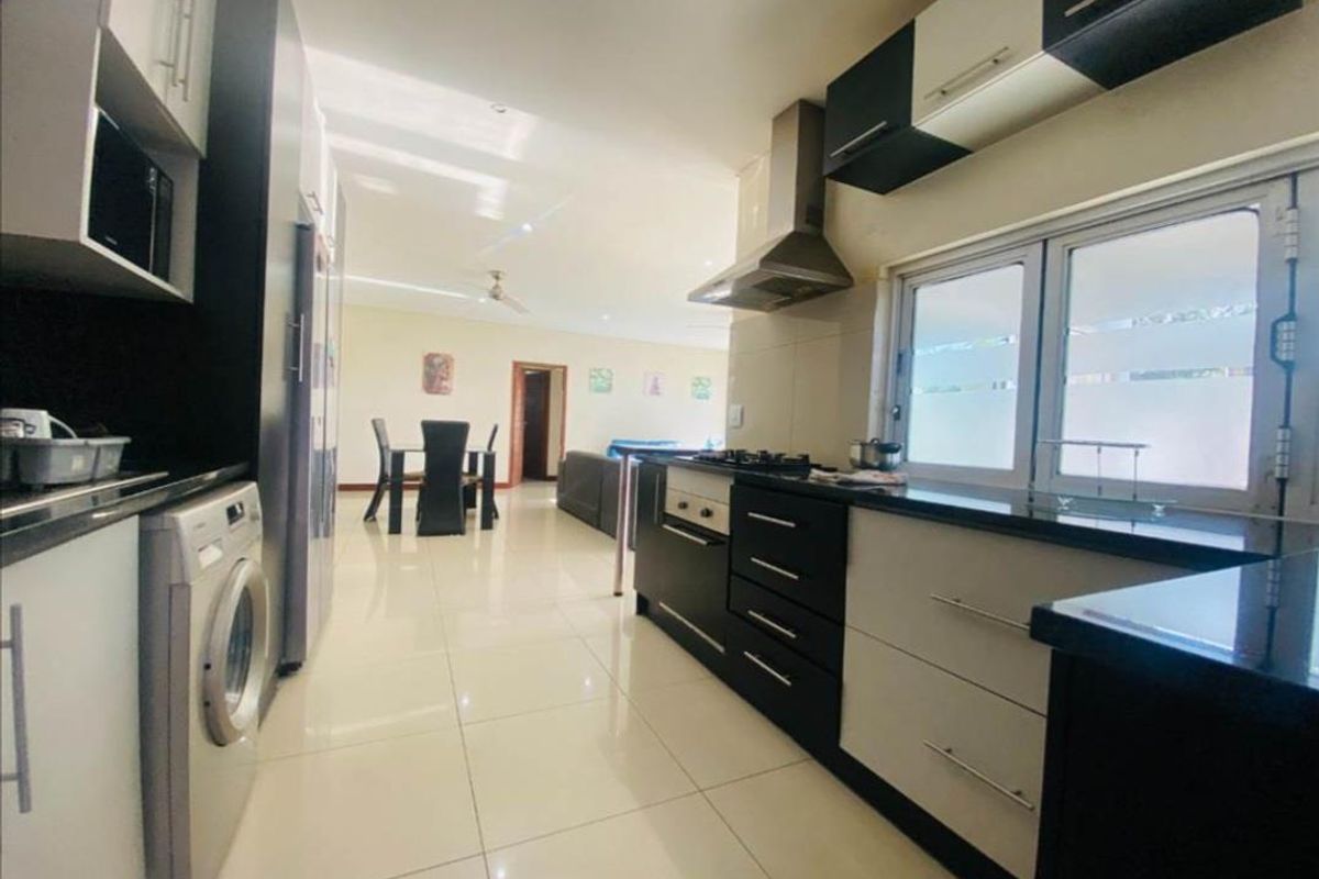 4 Bedroom House For Sale - Photo 2