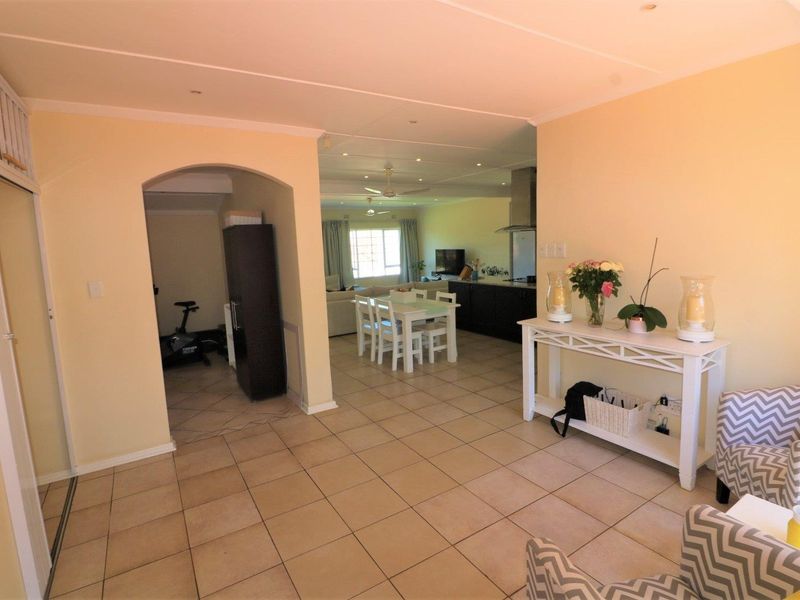 Stunning Freestanding Home - Photo 10