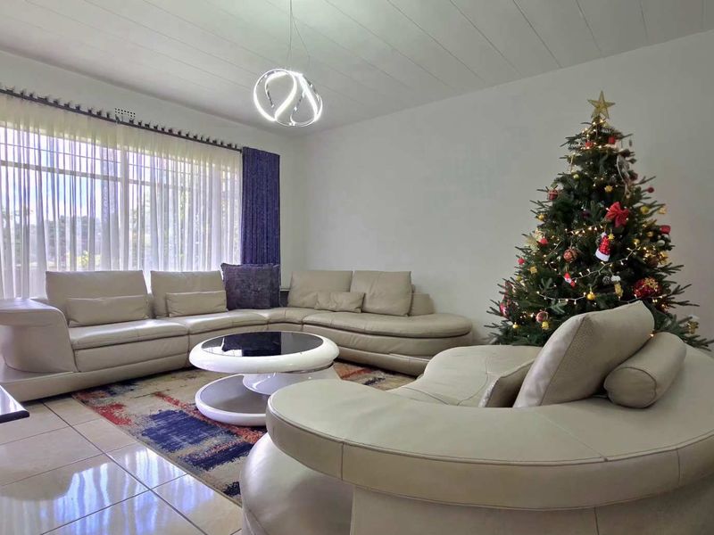 3 Bedroom Townhouse / Apartment for Sale in New Redruth - Photo 2