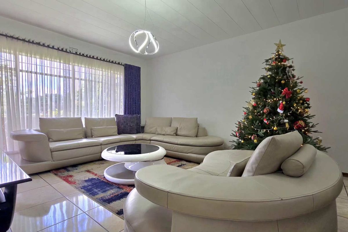 3 Bedroom Townhouse / Apartment for Sale in New Redruth - Photo 2