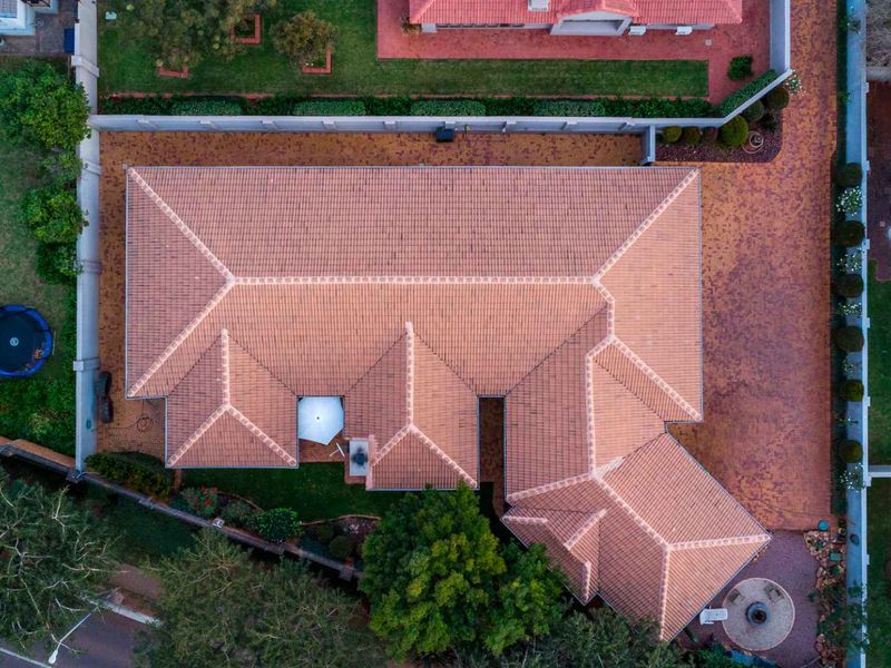 Modern Single-Storey Family Living with Indoor Braai & Flatlet in The Wilds Estate - Photo 4