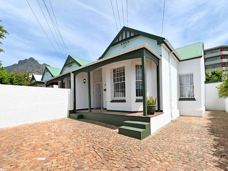 Charming Victorian Semi for Sale! - Photo 2