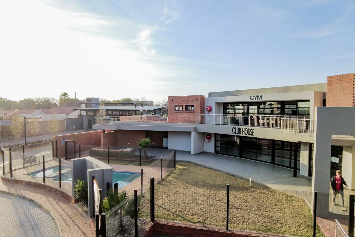 Ground Floor Unit in Royce Heights - Photo 2