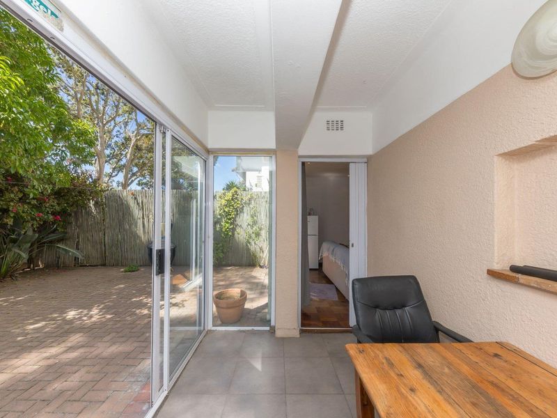 Outstanding Opportunity - Airbnb- & Pet Friendly,Spacious Garden Apartment with Garage - Photo 10