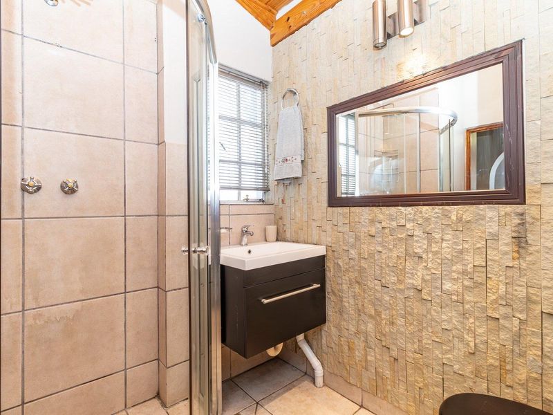 DON’T JUDGE A BOOK BY ITS COVER – THIS HOME HAS IT ALL! - Photo 10