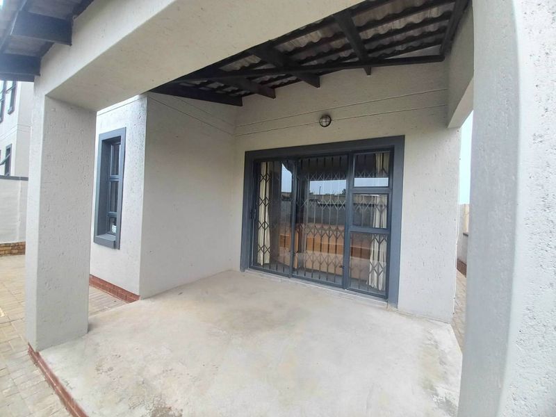 Three bedroom house for sale in Waterberg Field Estate - Photo 5