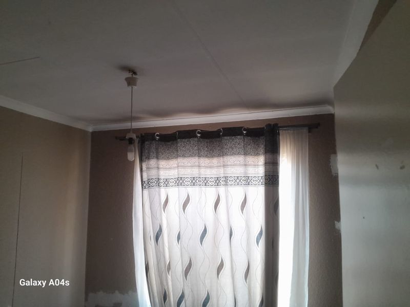 3Bedroom and 2 Bathrooms secure Family home - Photo 7