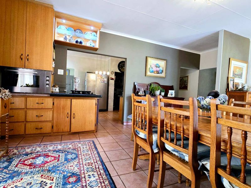 SPECTACULAR GUESTHOUSE WITH BREATHTAKING VIEWS FOR SALE IN BUFFELSHOEK MOOINOOI - Photo 10