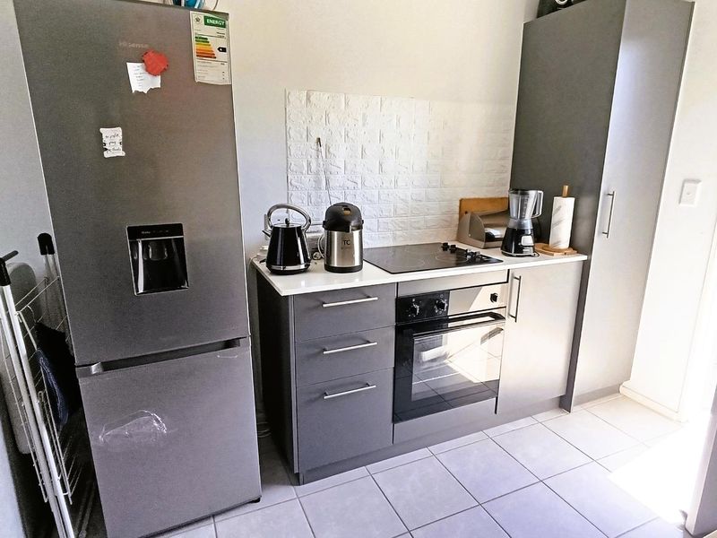 Modern 2-Bedroom Apartment in a Secure Estate - Photo 7