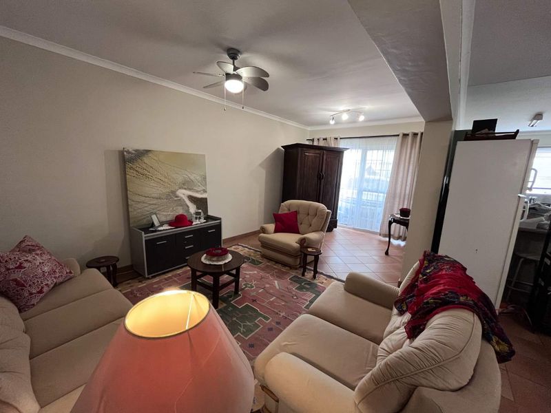 FULLY FURNISHED TOWNHOUSE Available for Rent - Photo 4