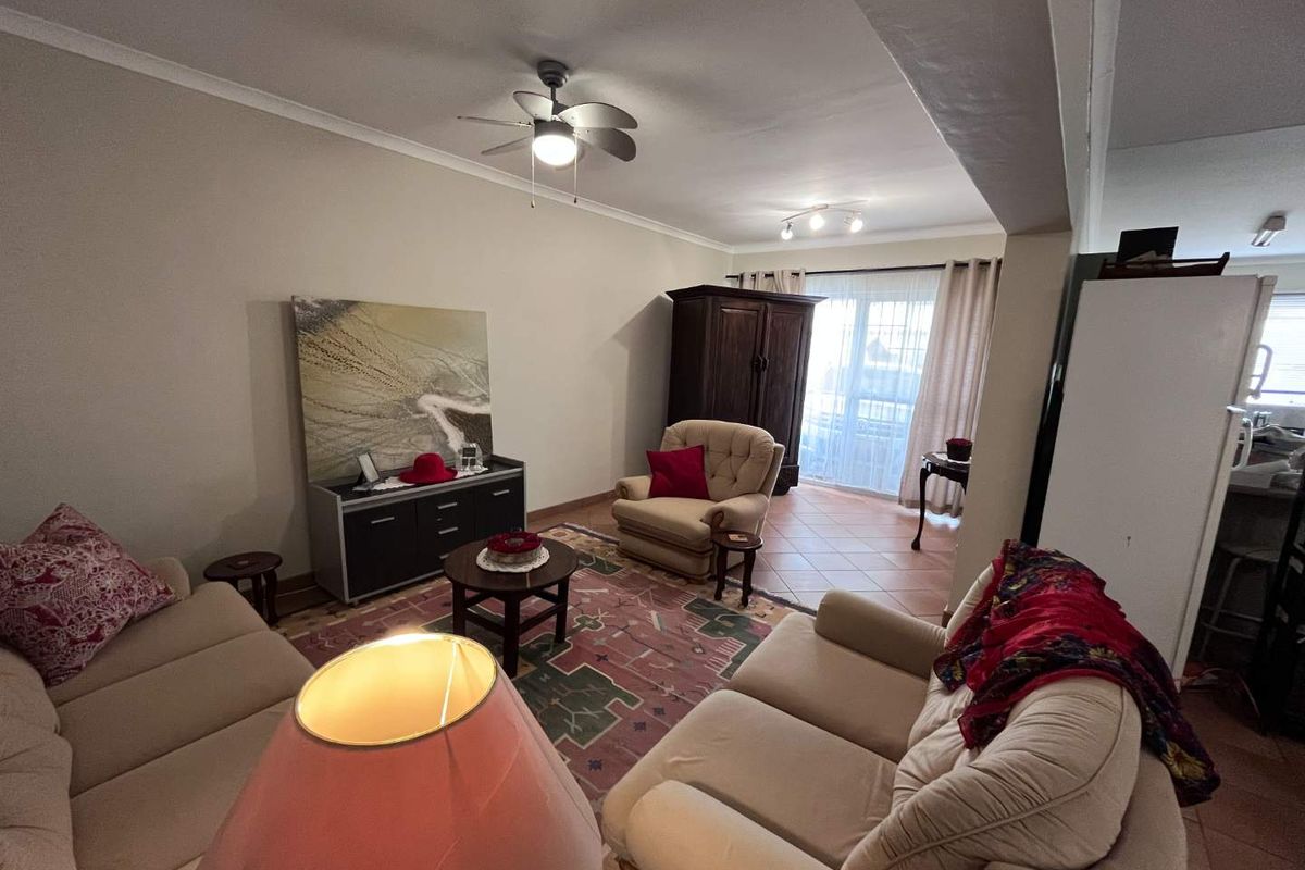 FULLY FURNISHED TOWNHOUSE Available for Rent - Photo 4