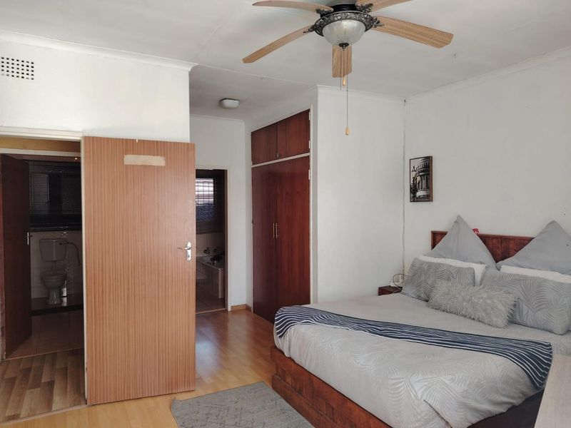 Stunning 3 bedroom townhouse - Photo 7