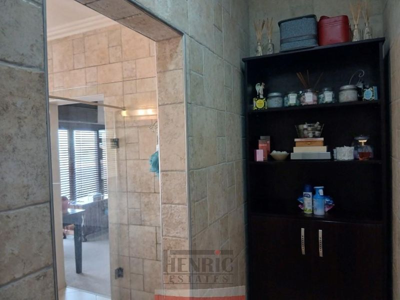 No words can do this house justice in terms of elegance, space & style - Photo 9