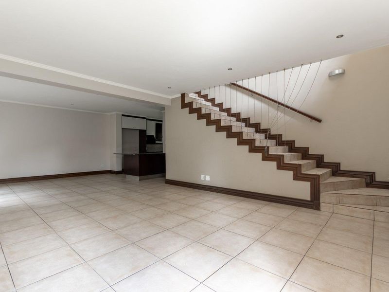 3 Bedroom House to Rent in Dainfern - Photo 4